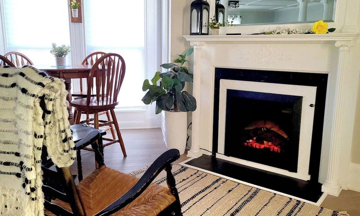 Waterville Apartment | Farmhouse Oasis |Washer/Dryer| Fireplace