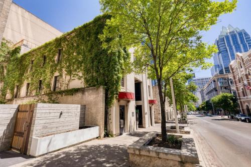 Downtown Austin Hostel | Firehouse Hostel