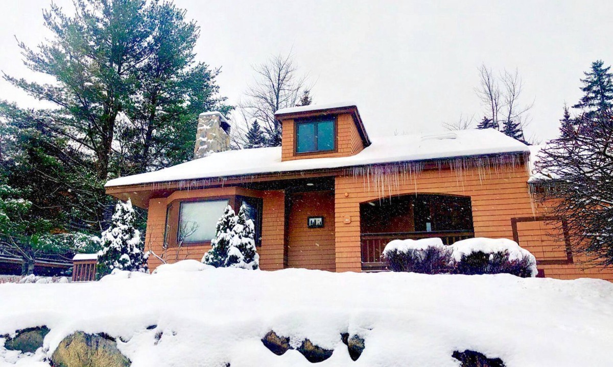Carroll Cabin | Forest Cabin near Mount Washington Perfect for NH Glamping