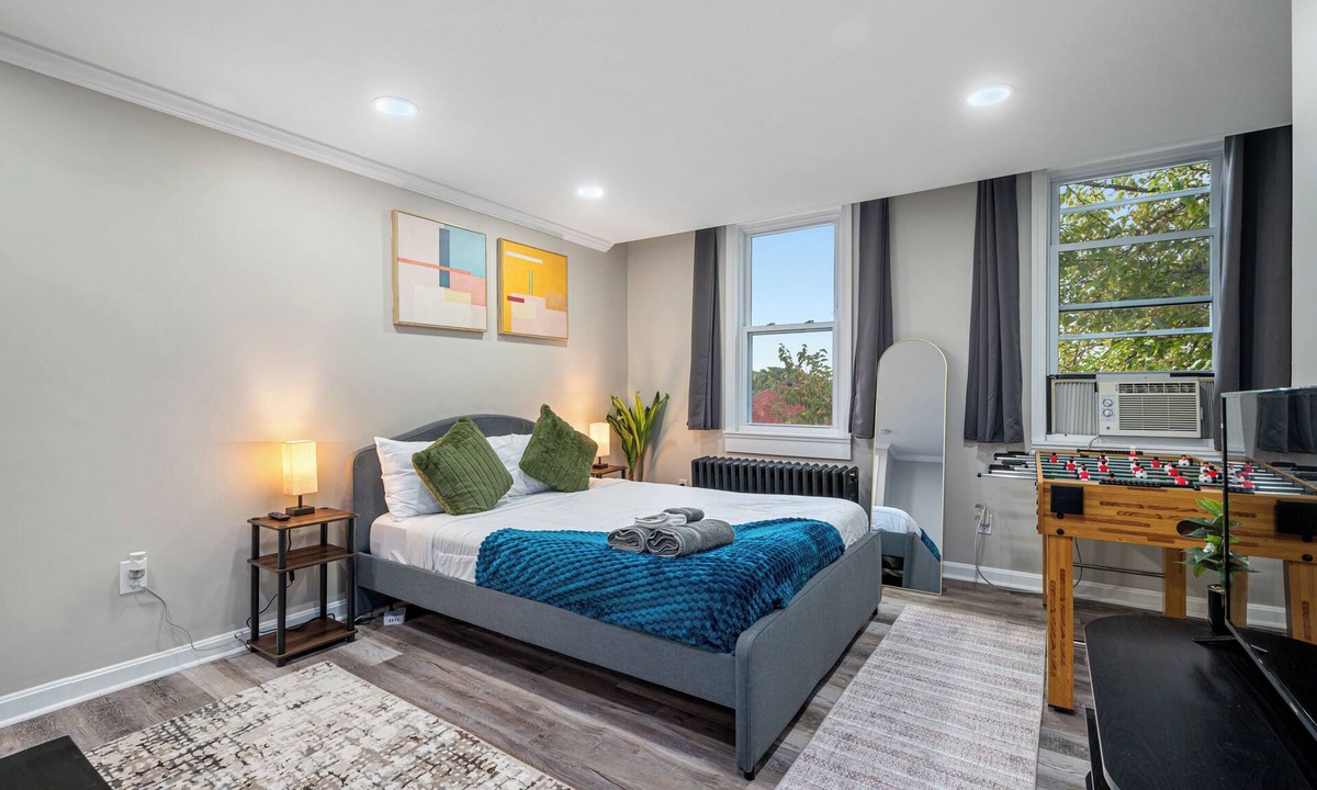 South Oakland House | Free On-site Parking pad: Minutes to Stadiums, Downtown, Pitt, CMU, UPMC