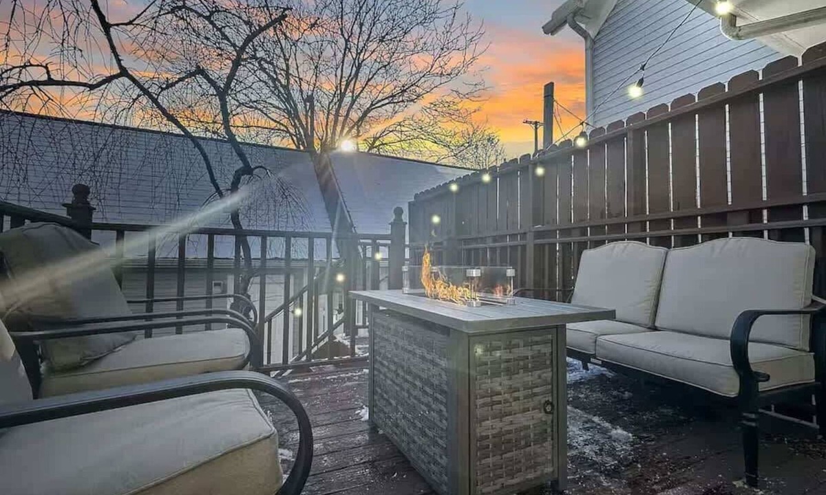 Ohio City House | Fun 3 BR Home in Ohio City | Game Room | Sleeps 11