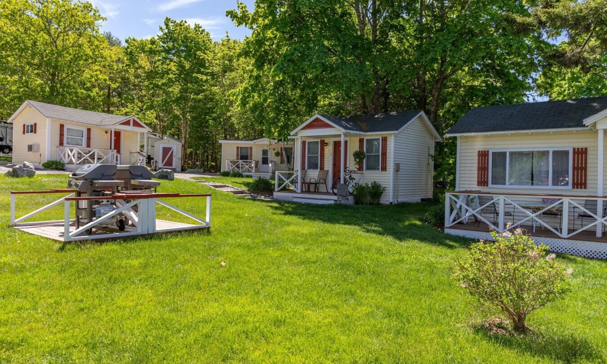 Hulls Cove Cabin | Gallagher`s Travels Cabin Four (Two Bedroom)