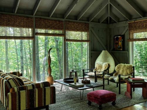 Penobscot House | Galleon's Lap - Design Featured Cabin on Waterfront