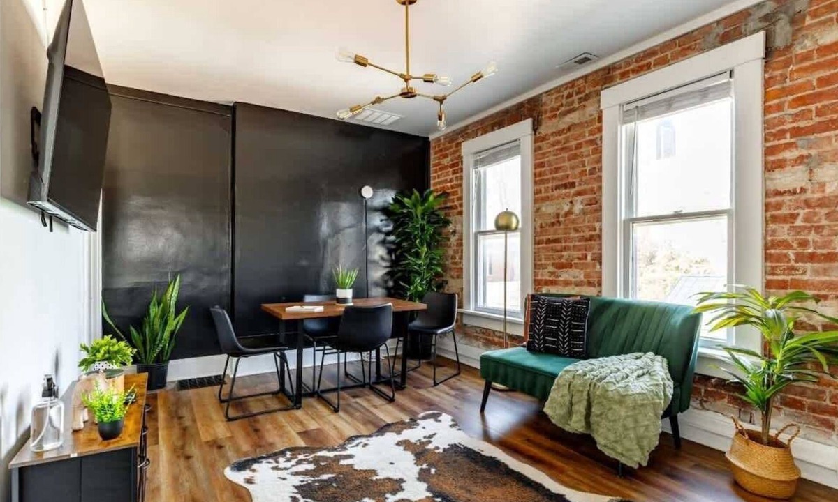 German Village House | German Village & Downtown | Steps to High Street | Free Parking | 5,800 Reviews