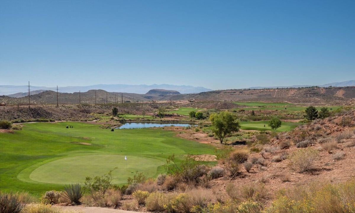 Washington Villa | Golden golf course views & pools