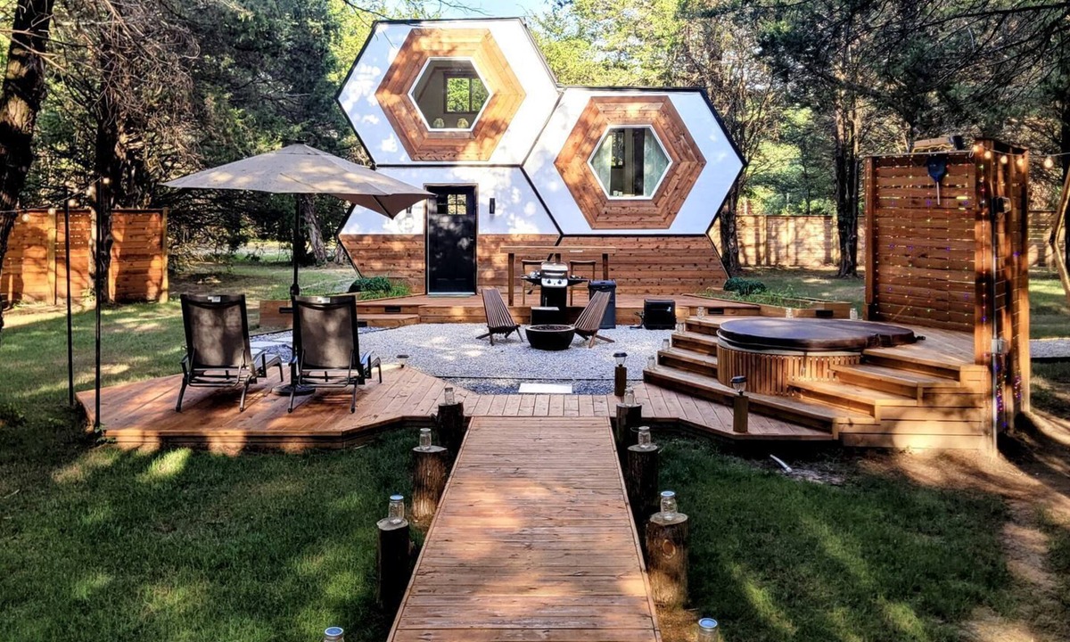 Wills Point Cabin | Gorgeous Beehive Tiny House Surrounded by Trees for a Unique Romantic Getaway near Wills Point, Texas