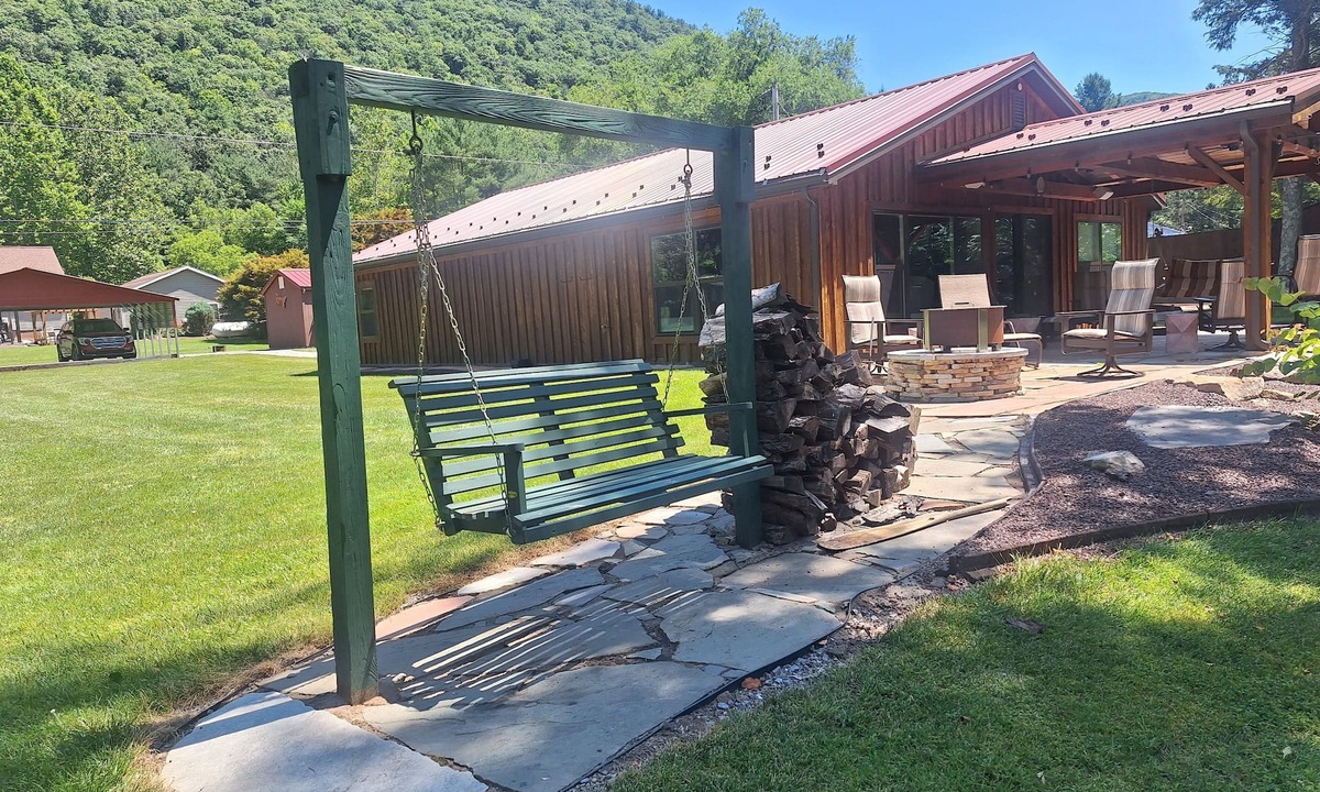 Jersey Mills Cabin | Great location directly on Big Pine Creek with trail access