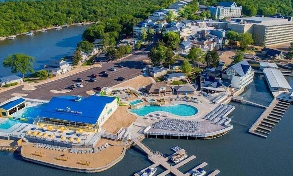 Osage Beach Cabin | Great Location, Margaritaville Amenities & Hot Tub