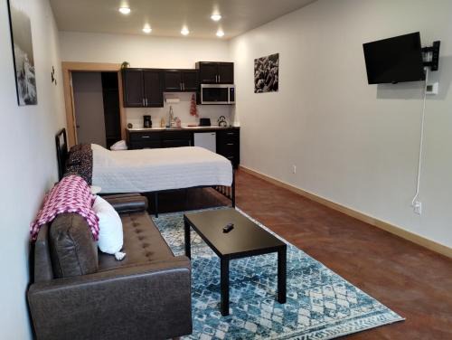 Homer Apartment | Grewingk Suite - Homer Seaplane Base