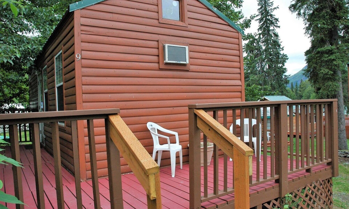 Cooper Landing Cabin | Gwin's Lodge Cedar Chalet #11