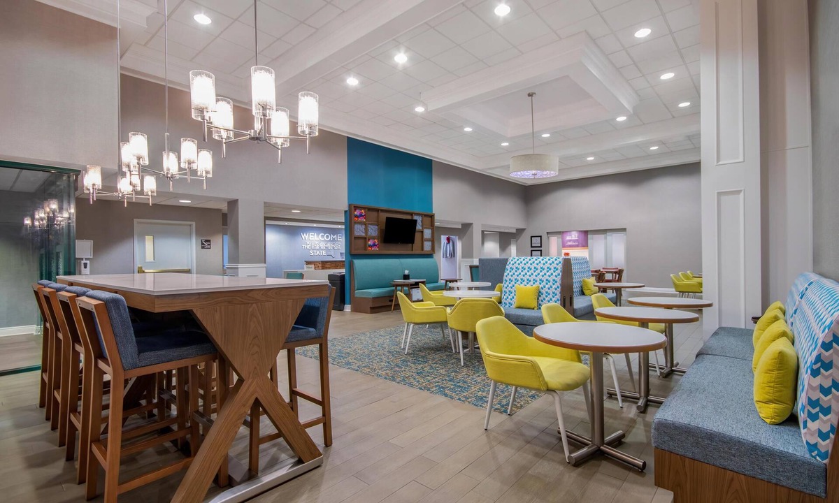 East Aurora Hotel | Hampton Inn East Aurora