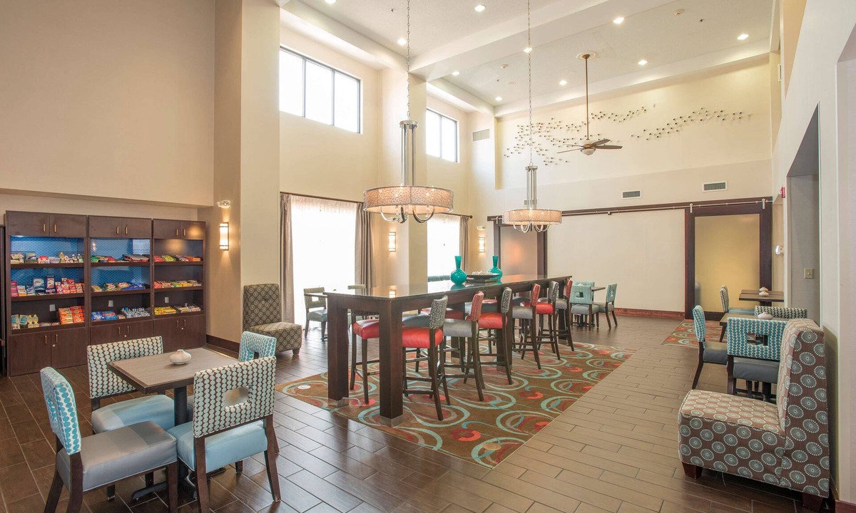 Englewood Hotel | Hampton Inn & Suites Dayton-Airport