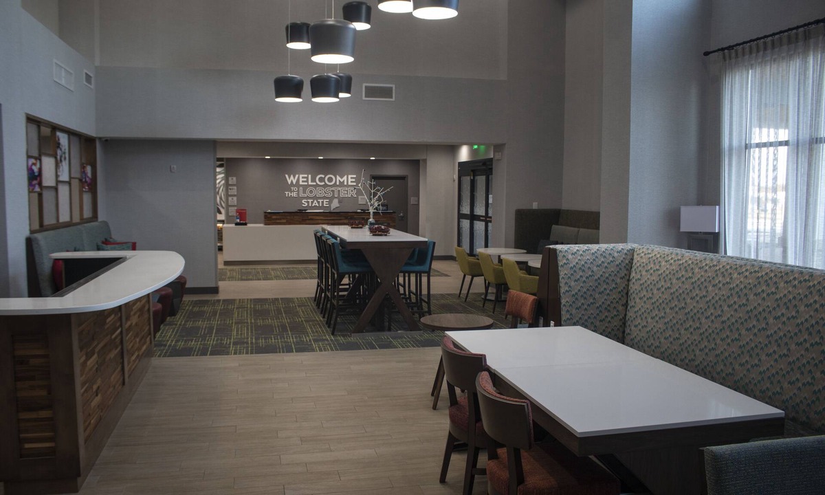 Nasons Corner Hotel | Hampton Inn & Suites Portland West