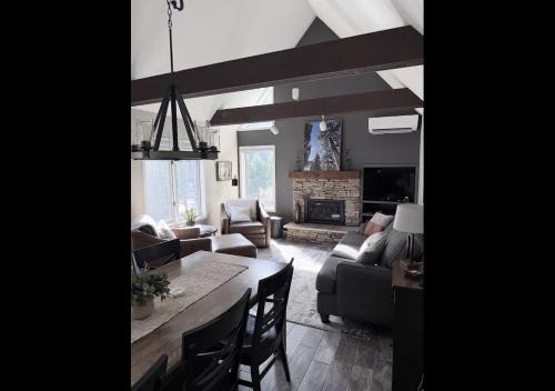 Clymer Apartment | Haney Hideaway Warm and Welcoming Peek N Peak Condo Close to Lift 8 Sleeps 10
