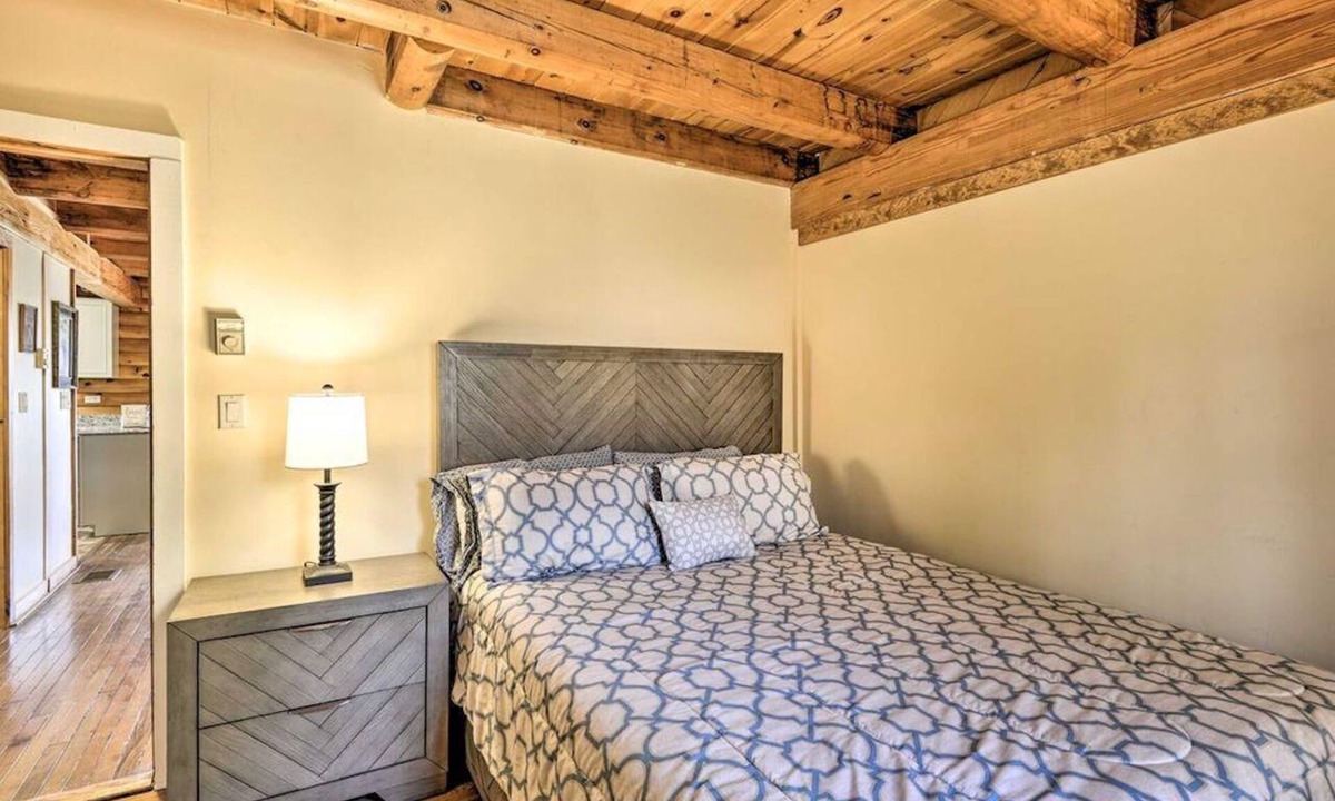 Pleasant Mount Cabin | Harmony Residence Estate · Poconos Retreat