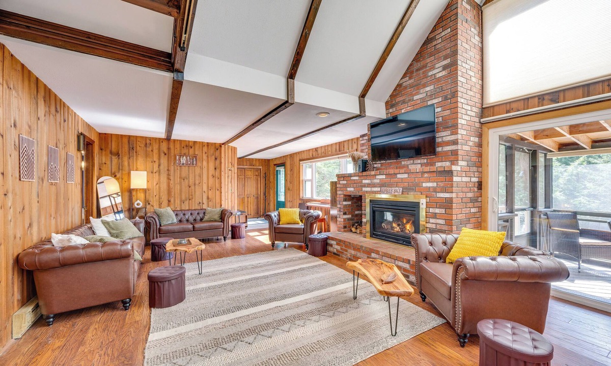 Woodsville House | Haverhill Mtn Retreat w/Deck: Hike, Ski & Relax