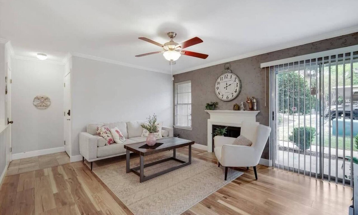 Far North Dallas Apartment | Heart of Dallas - Cozy Apt, 2Bed, Pool (30+ days)