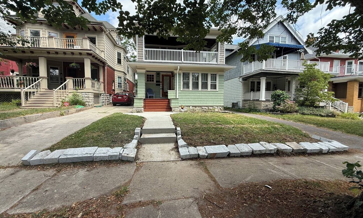 Albright Apartment | Heart of the Buffalo, Olmsted Parks. Long stay discounts!