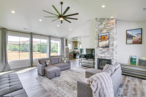Preston House | Heated Saltwater Pool: Home on Scenic Cub River!