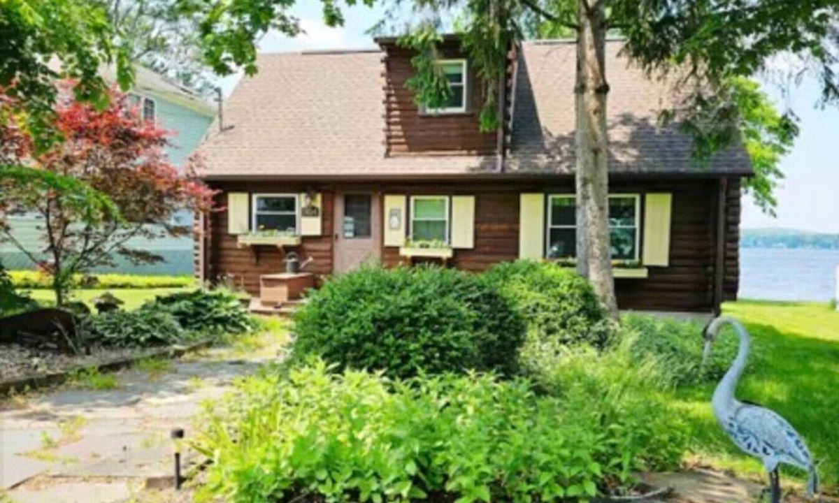 Honeoye House | Heron’s Nest on Honeoye Lake