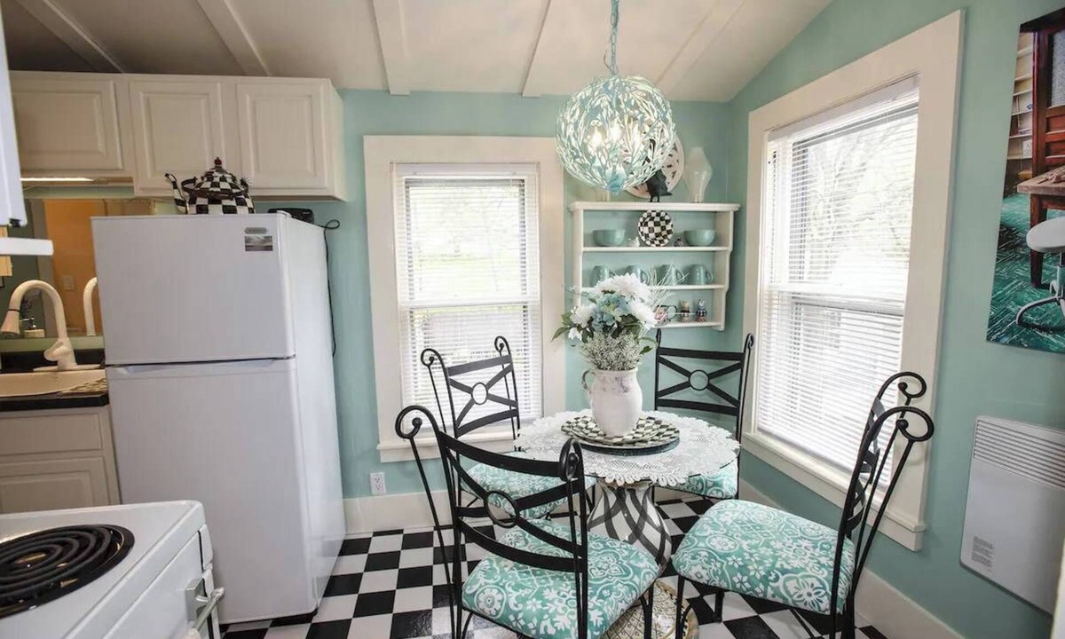 Town of Ledyard Apartment | Hide-Away Apartment in the Heart of the Village, close to Inns, Spa