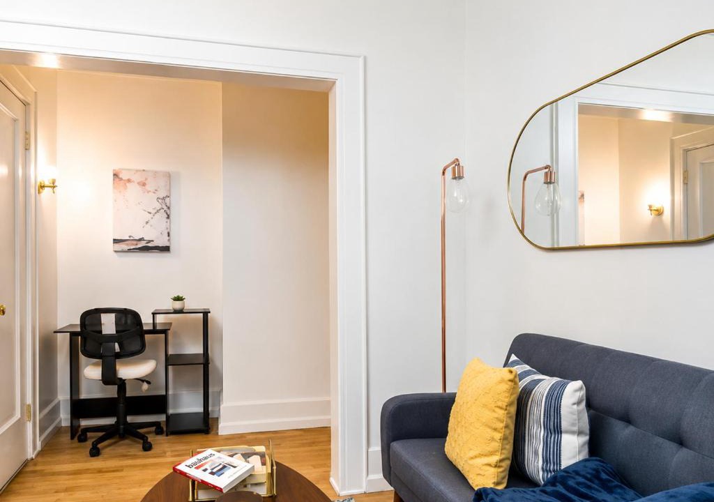 East Avenue Apartment | High Falls Studio TV Kitchen Downtown Rochester