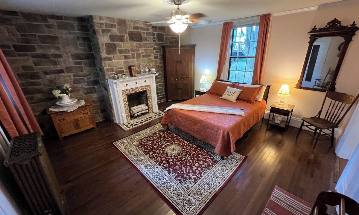 Meadville Bed & Breakfast | @ Highland Guesthouse our Allegheny Room with a private bathroom & private entry
