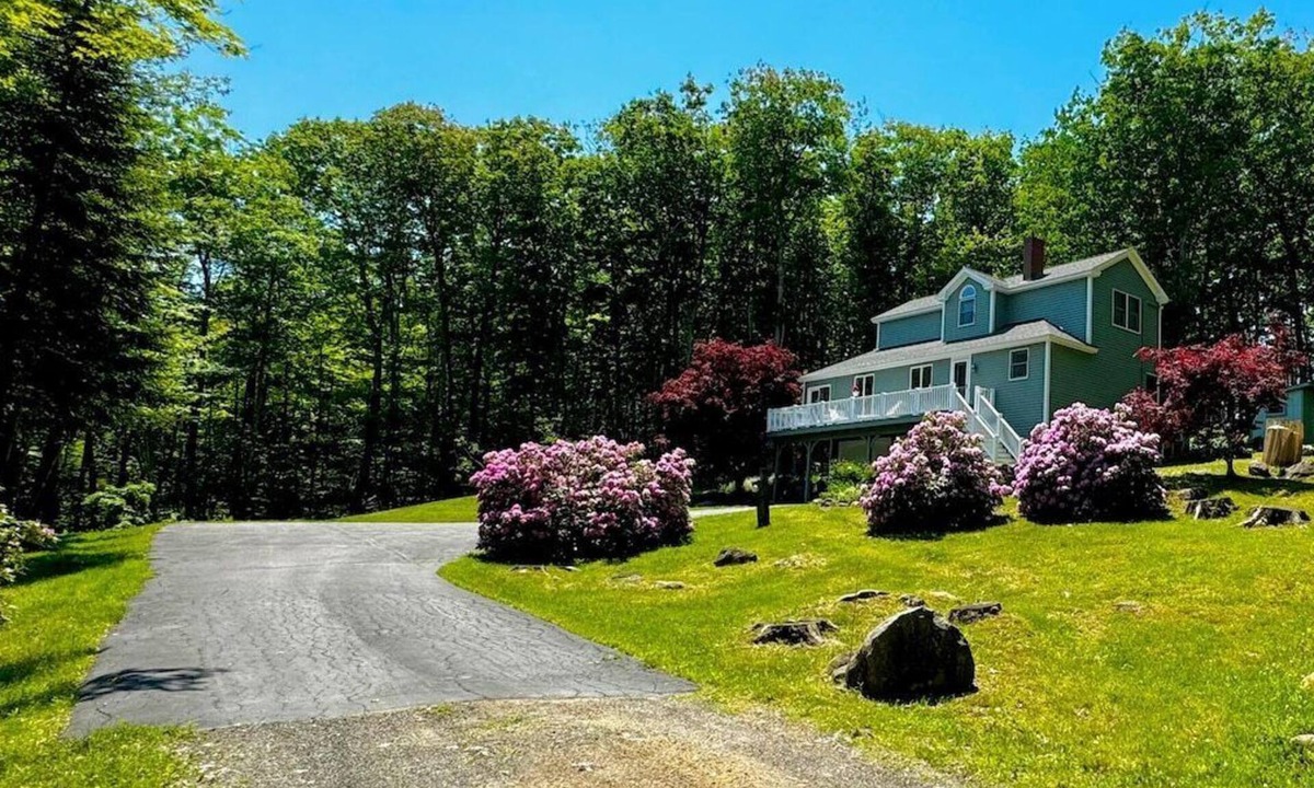 Rockport House | Hillhouse, tastefully decorated Maine home