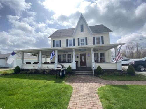 Geneva-on-the-Lake House | Historic Home Walk to Lake And Strip Fun