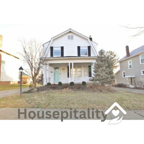 Central Clintonville House | Holiday homes in Columbus, OH, USA