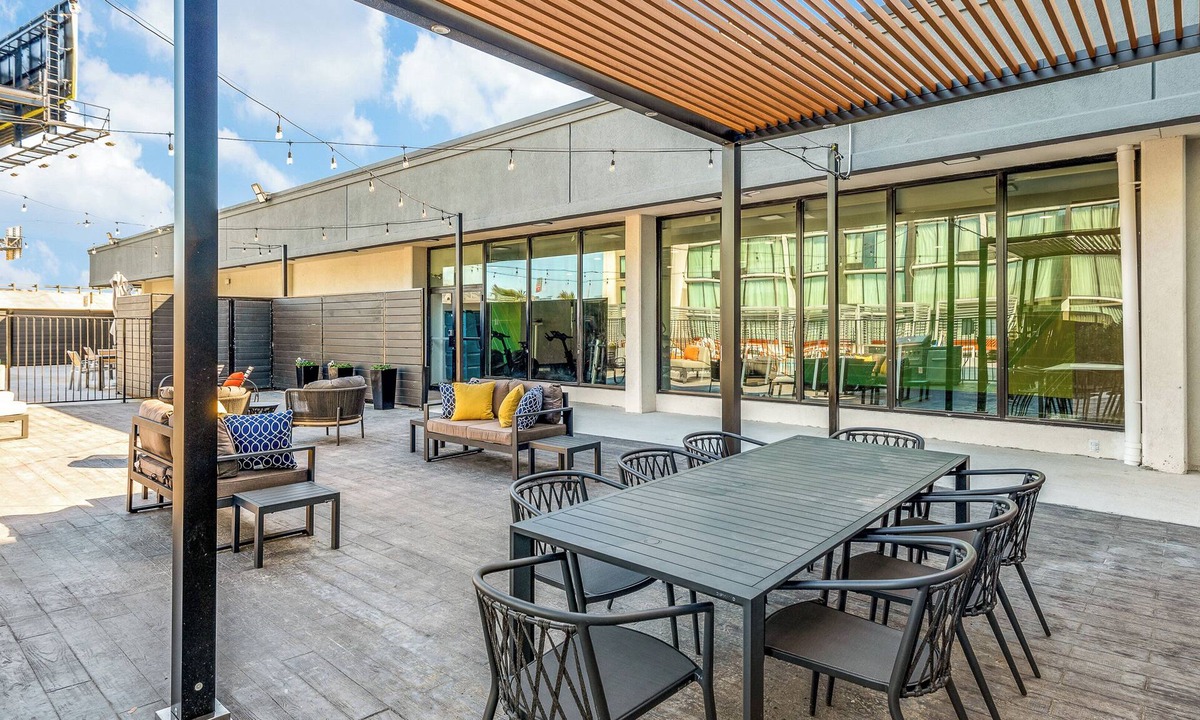 Dallas Hotel | Holiday Inn Dallas Market Ctr Love Field by IHG