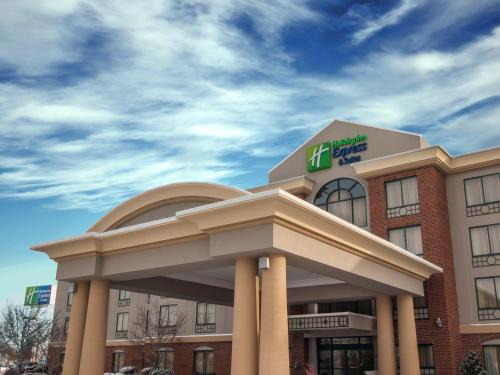 Cheektowaga Hotel | Holiday Inn Express & Suites Buffalo Airport by IHG