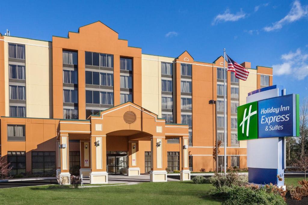 South Portland Hotel | Holiday Inn Express South Portland by IHG
