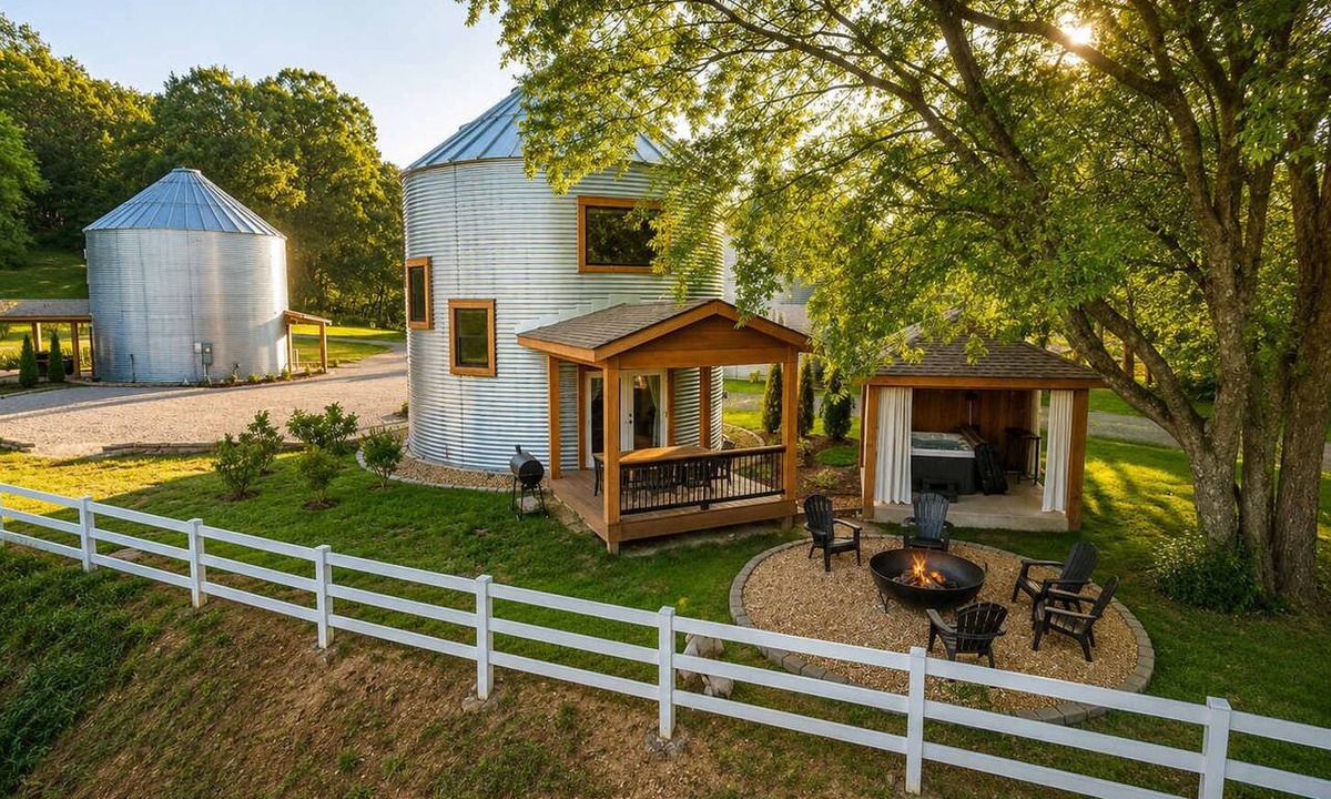 Lookout Valley Neighborhood Association House | Hollow Silo Stay with Pasture Views & Hot Tub