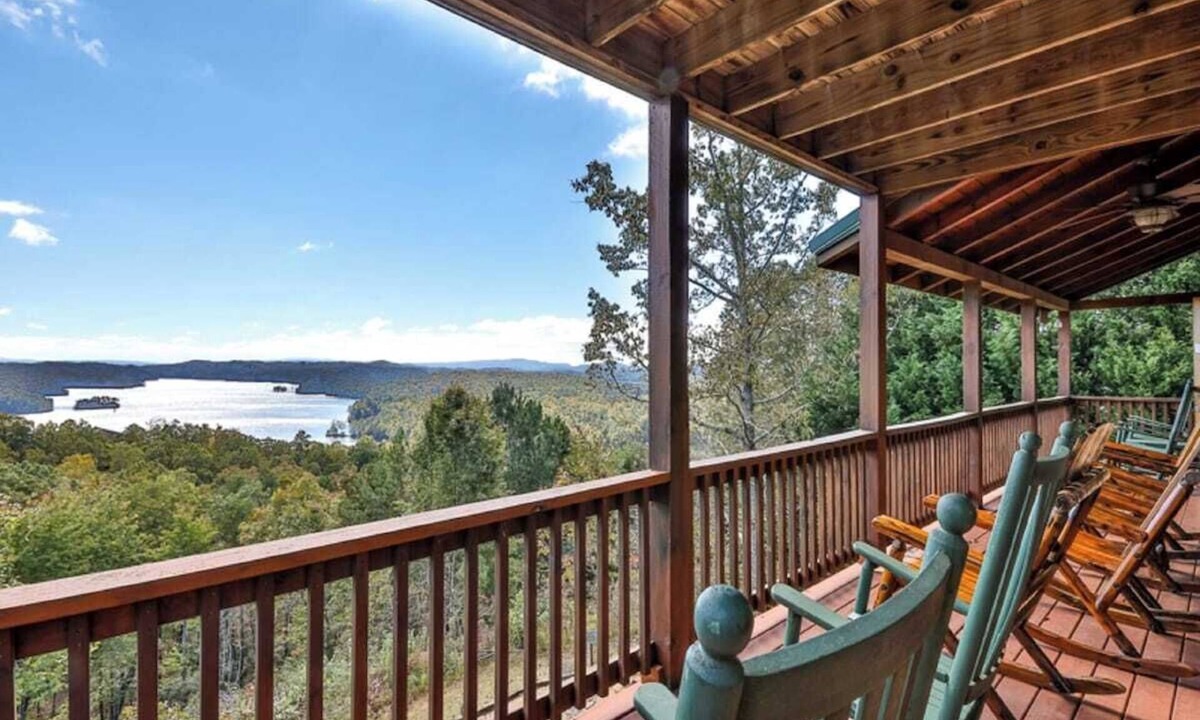 Ellijay Cabin | Home Run View by Mountain Oasis | Carters Lake & Mountain Views