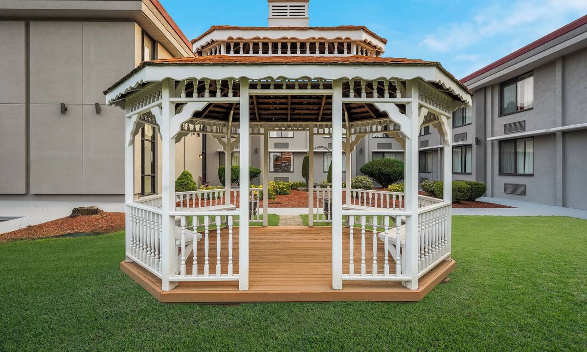 Painted Post Hotel | HomeTowne Studios by Red Roof Painted Post