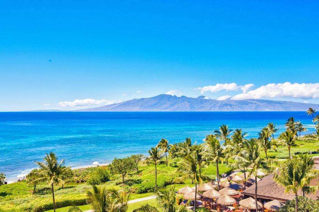 Honokowai Apartment | Honua Kai Villas Ocean View 7 BR Sleeps 20 Great for Families Complimentary Car with 6 Nights HKH ML-1319 by KBM