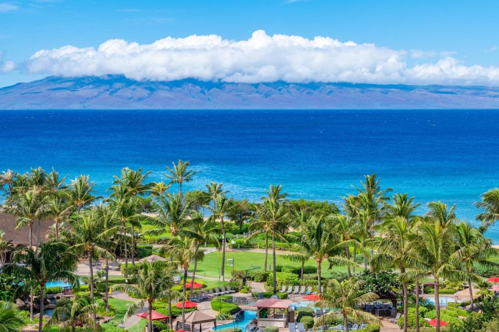 Honokowai Apartment | Honua Kai Villas Ocean View 8 BR Sleeps 22 Great for Families Complimentary Car with 6 Nights HKK ML-1457 by KBM