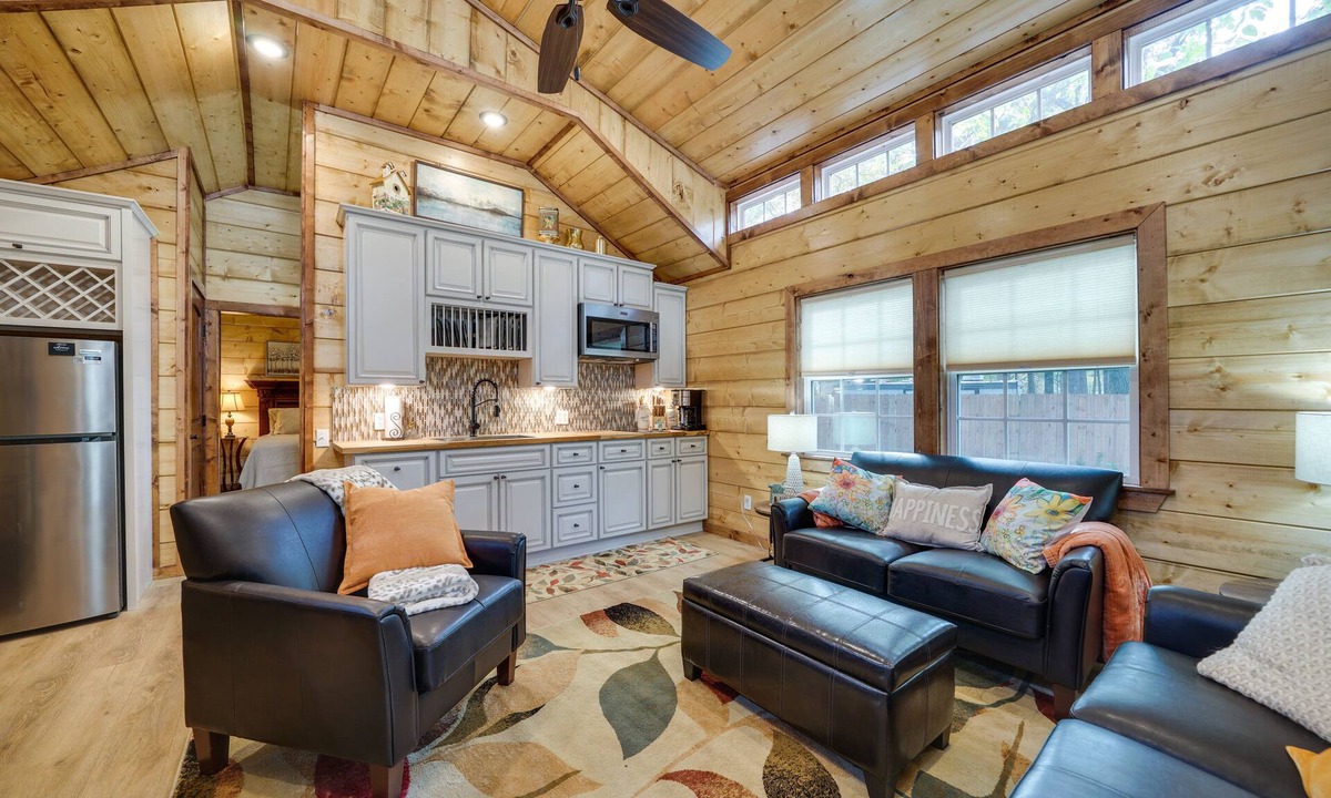 Broken Bow Cabin | Hook, Line, & Sinker Retreat: Fire Pit, Grill!