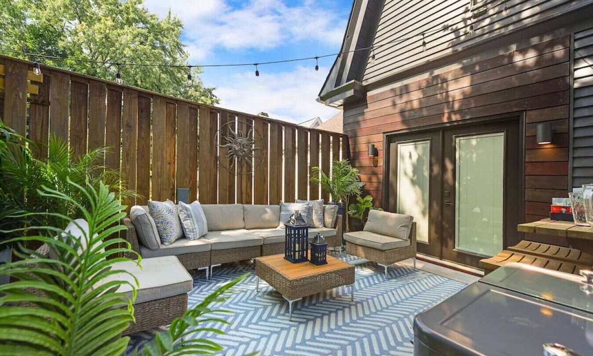 Mount Washington House | ★ HostWise Stays ★ Luxe Hot Tub | Great Patio | Driveway Parking