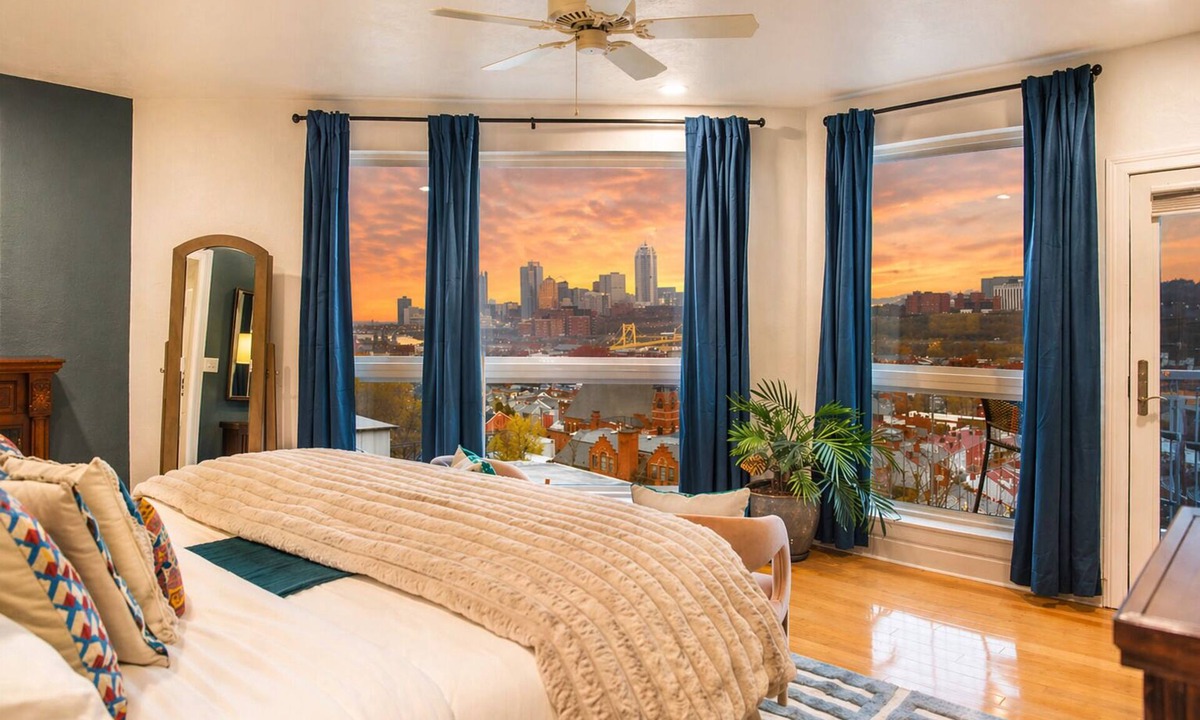 South Side Slopes House | ★HostWise Stays★ Rooftop Deck | Garage | Balcony Views | Upscale!