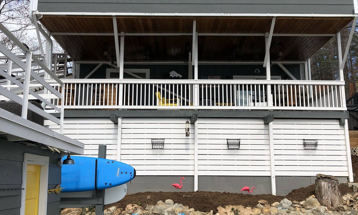 Lake Lure House | Hot Tub. Dog friendly. FREE Pontoon boat & jump off boathouse.