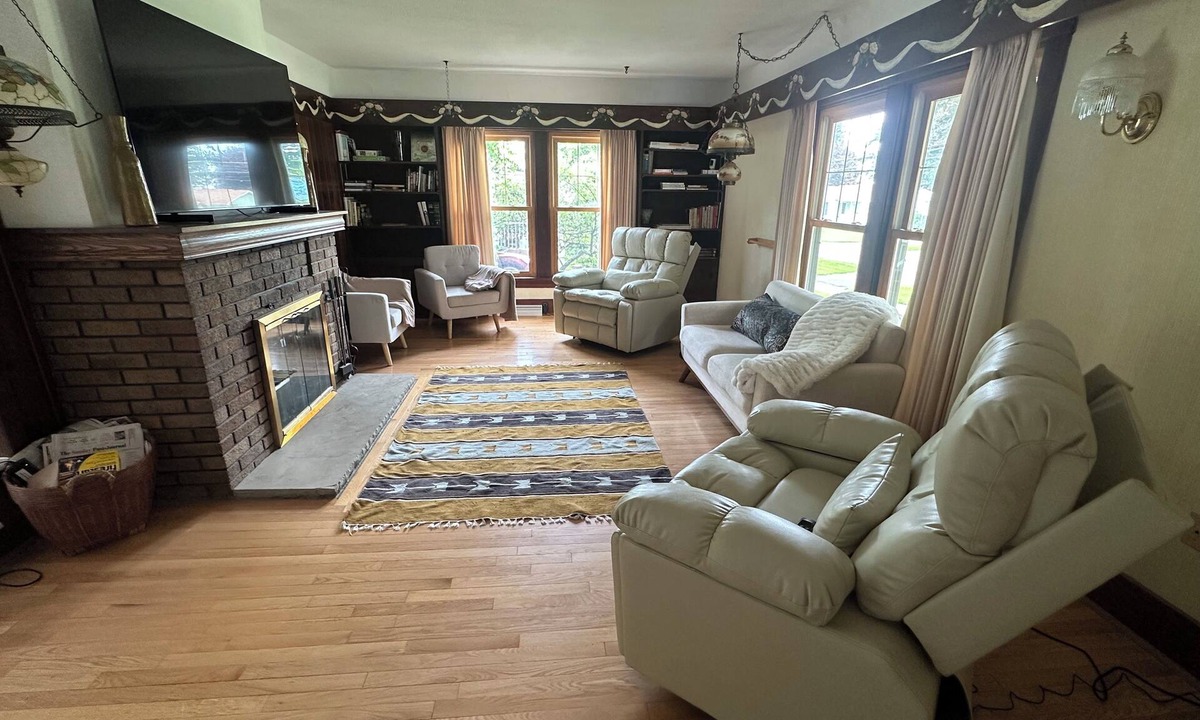Mayville House | HOUSE WITH POOL, WALK TO TOWN OR CHAUTAUQUA LAKE, NEAR CHAUTAUQUA INSTITUTION !