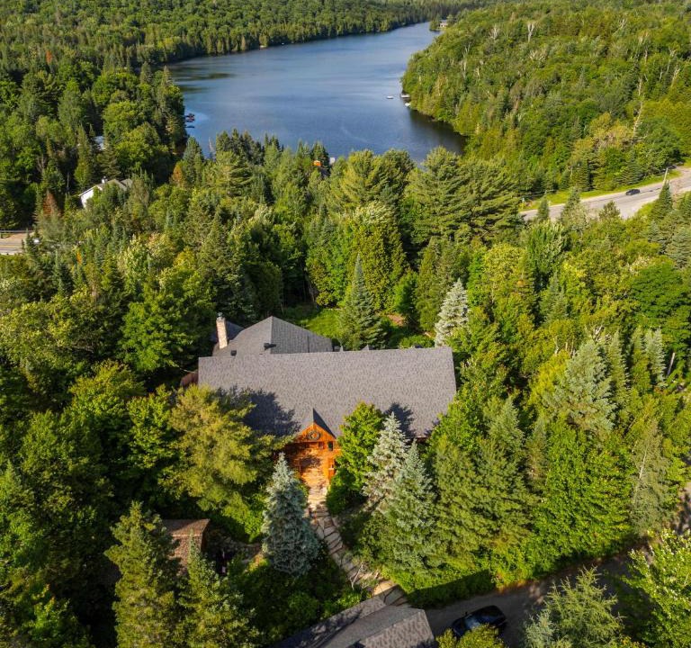 St-Adolphe-d'Howard Ski Chalet | Howard Lodge & Spa