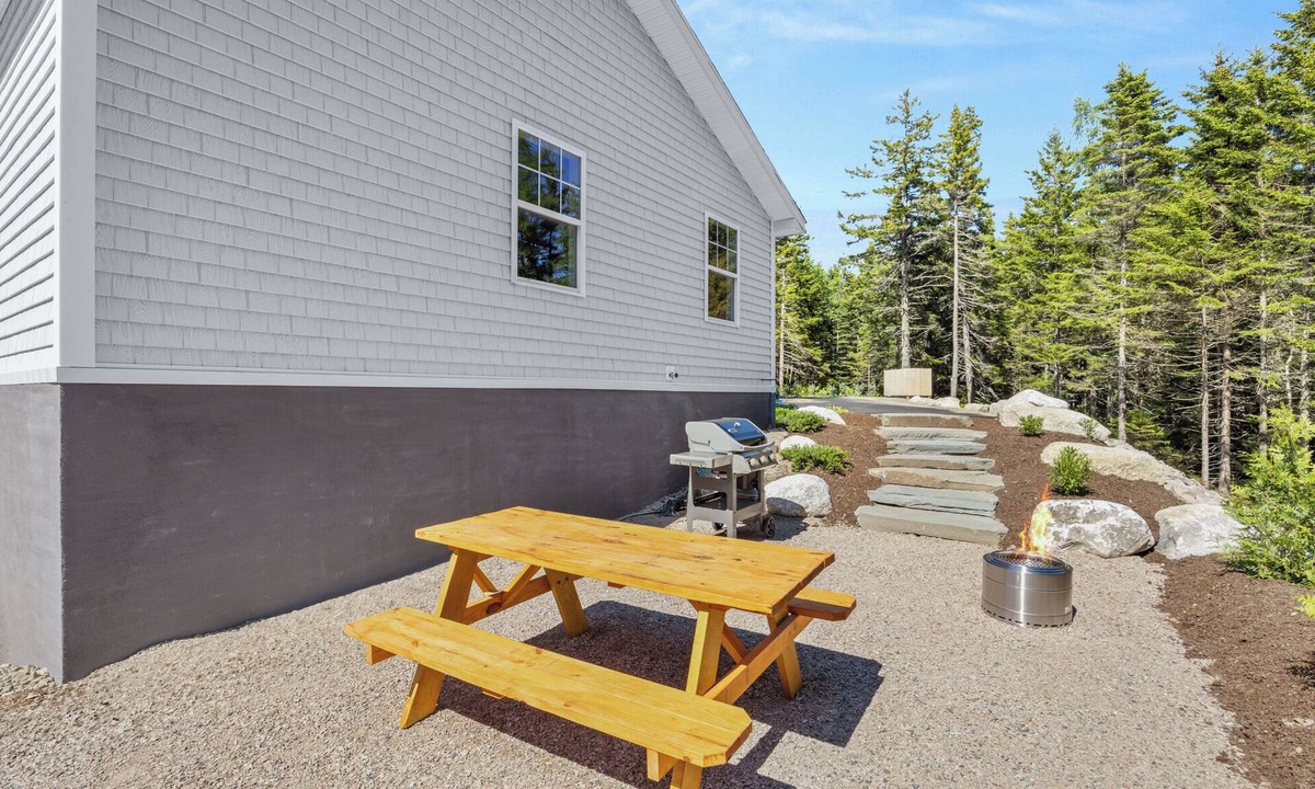 Bernard Apartment | Huckleberry Hollow - Private Retreat near Acadia
