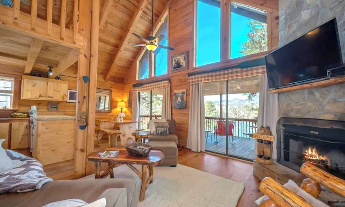 Lake Lure Cabin | Huge lake/mountain/Beach views/HotTub/pets/Canoe