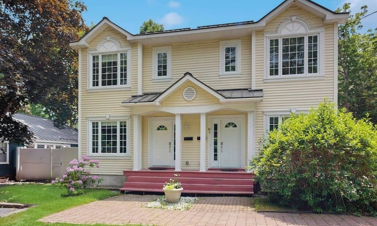 Bar Harbor Cabin | Ideally Located Home w/Deck, WiFi & Washer/Dryer - Walk into Town & Acadia