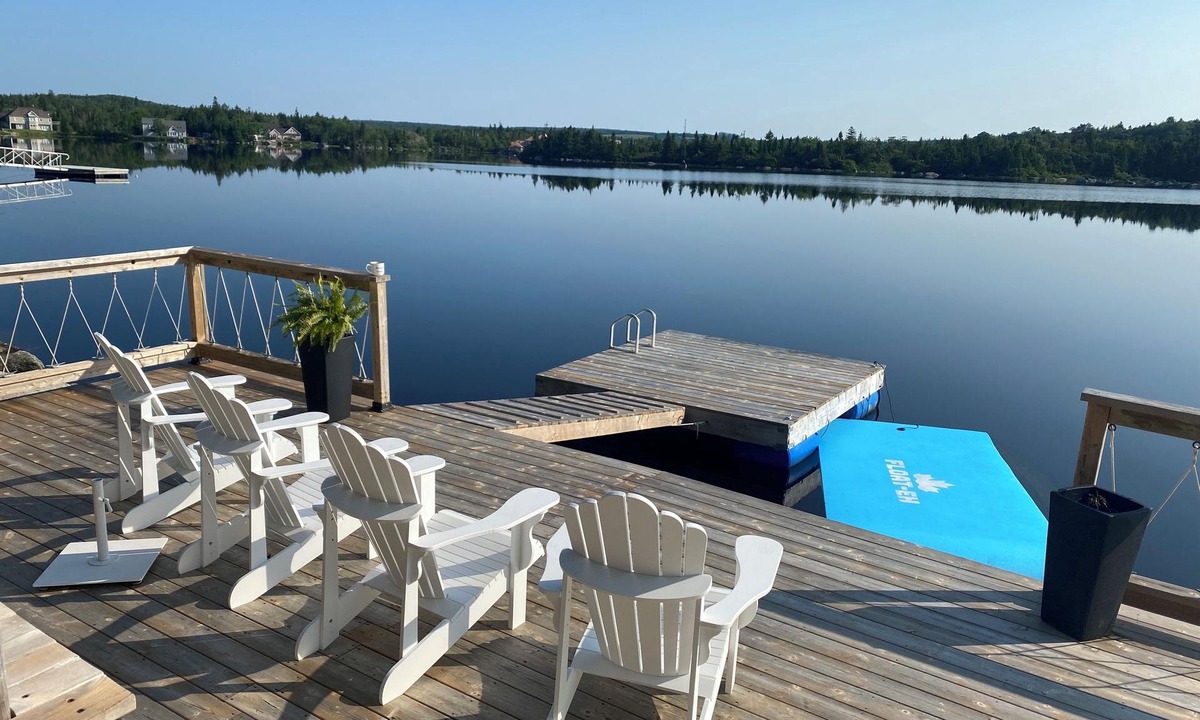 Prospect Bay Apartment | Idyllic Lakefront Retreat 20 mins from Halifax