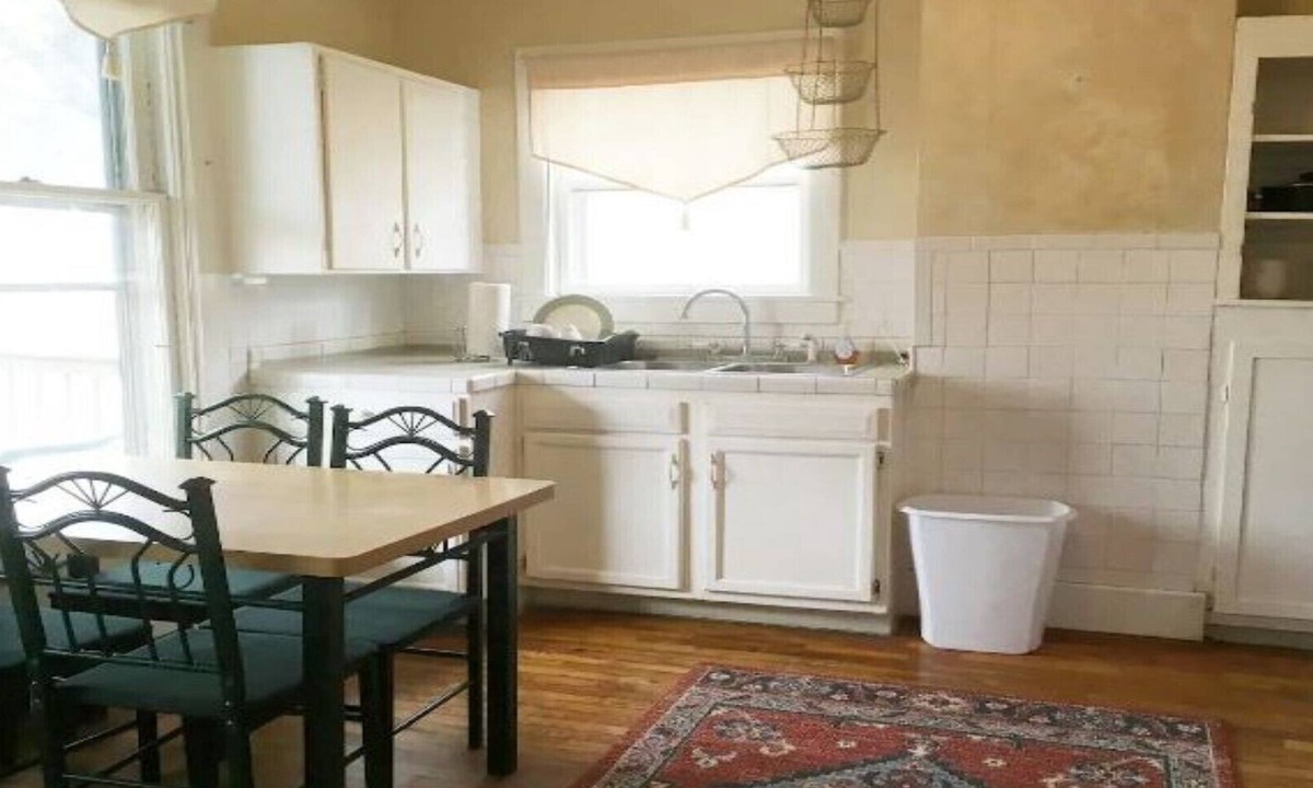 Hillsdale House | InTown Hideaway Kitch Bath 1 Bedrm Perfect for 2