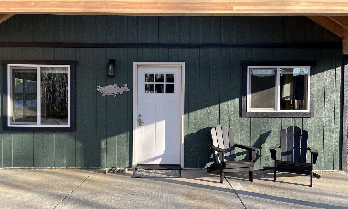 Kalifornsky Cabin | Kenai Adventure Cabins Sockeye 2/1